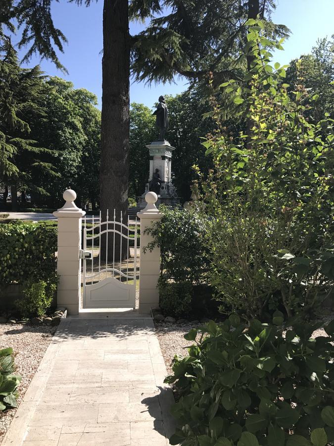 Residenza Ambrogi Aparthotel Urbino Luaran gambar